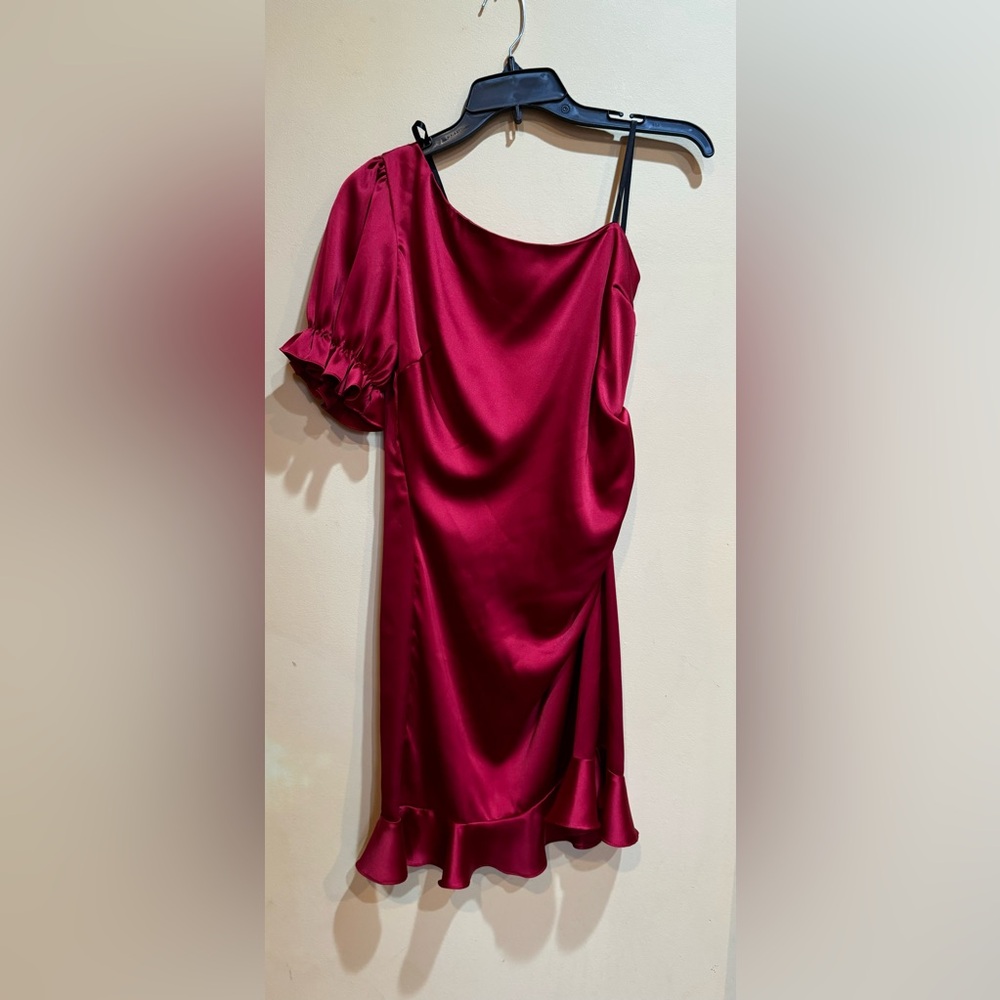 Size 7/8 red satin one shoulder short dress